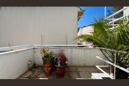 Casa à venda com 690m², 5 quartos e 4 vagasVaranda da suite 3