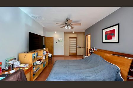 Casa à venda com 690m², 5 quartos e 4 vagasSuíte 3