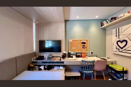 Casa à venda com 690m², 5 quartos e 4 vagasQuarto