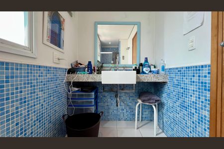 Casa à venda com 690m², 5 quartos e 4 vagasBanheiro da Suíte 2