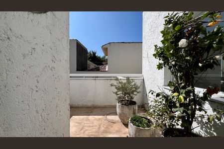 Casa à venda com 690m², 5 quartos e 4 vagasVaranda da suite 3