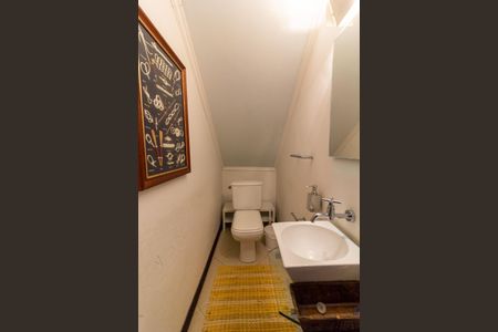 Casa à venda com 249m², 3 quartos e 4 vagas Casa à venda com 249m², 3 quartos e 4 vagasLavabo 2