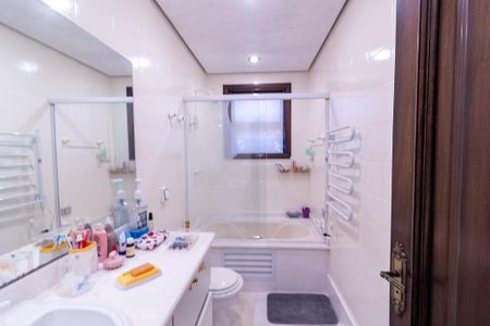 Casa à venda com 249m², 3 quartos e 4 vagas Casa à venda com 249m², 3 quartos e 4 vagasBanheiro da Suíte 2