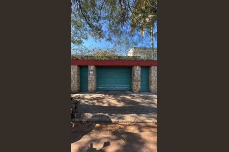 Casa à venda com 249m², 3 quartos e 4 vagas Casa à venda com 249m², 3 quartos e 4 vagasFachada