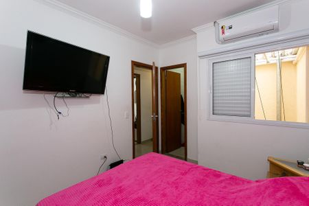 Casa de condomínio à venda com 160m², 3 quartos e 2 vagas Casa de condomínio à venda com 160m², 3 quartos e 2 vagasSuíte