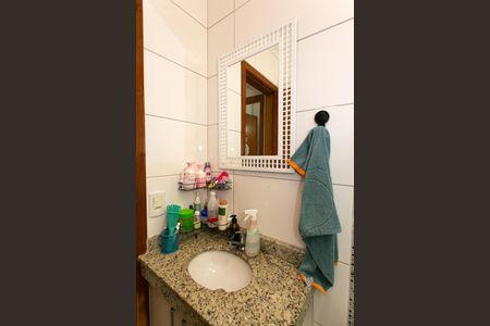 Casa de condomínio à venda com 160m², 3 quartos e 2 vagas Casa de condomínio à venda com 160m², 3 quartos e 2 vagasBanheiro