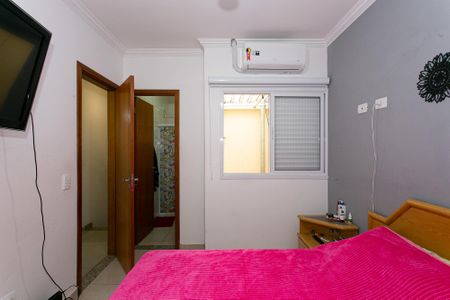 Casa de condomínio à venda com 160m², 3 quartos e 2 vagas Casa de condomínio à venda com 160m², 3 quartos e 2 vagasSuíte