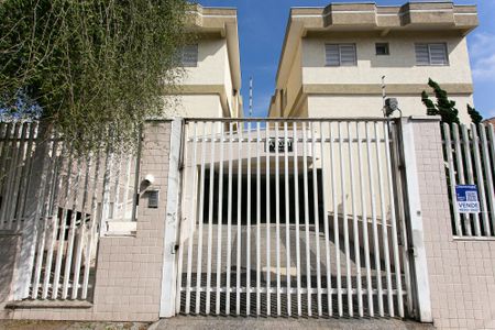 Casa de condomínio à venda com 160m², 3 quartos e 2 vagas Casa de condomínio à venda com 160m², 3 quartos e 2 vagasFachada do Condomínio