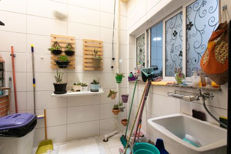 Casa de condomínio à venda com 160m², 3 quartos e 2 vagas Casa de condomínio à venda com 160m², 3 quartos e 2 vagasÁrea de Serviço