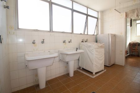 Apartamento para alugar com 288m², 4 quartos e 3 vagasÁrea de Serviço