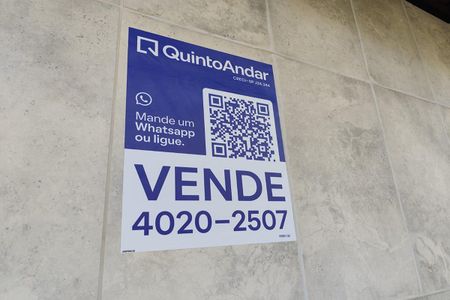 Casa à venda com 14m², 3 quartos e 3 vagas Casa à venda com 14m², 3 quartos e 3 vagasPlaca