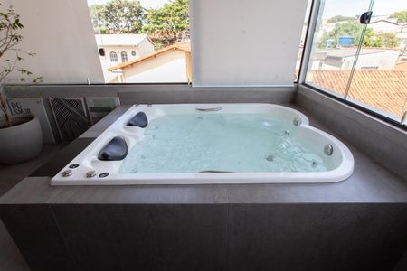 Apartamento para alugar com 136m², 3 quartos e 2 vagas Apartamento para alugar com 136m², 3 quartos e 2 vagasÁrea comum - Banheira