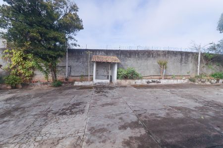 Casa para alugar com 5285m², 3 quartos e 8 vagasQuintal