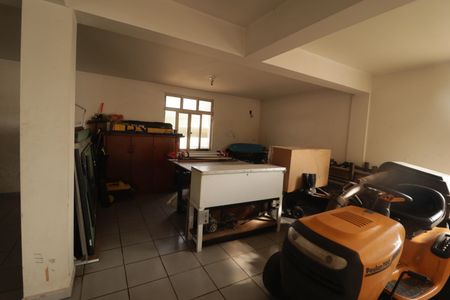 Casa para alugar com 5285m², 3 quartos e 8 vagasGaragem