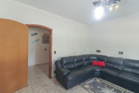 Casa para alugar com 5285m², 3 quartos e 8 vagasSala