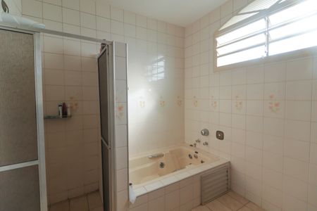 Casa para alugar com 5285m², 3 quartos e 8 vagasBanheiro Suíte 1