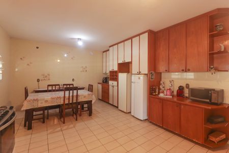 Casa para alugar com 5285m², 3 quartos e 8 vagasCozinha e Área de Serviço