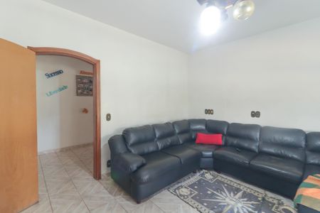 Casa para alugar com 5285m², 3 quartos e 8 vagasSala