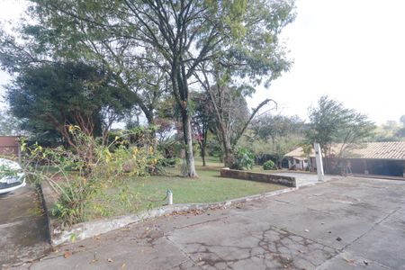 Casa para alugar com 5285m², 3 quartos e 8 vagasQuintal