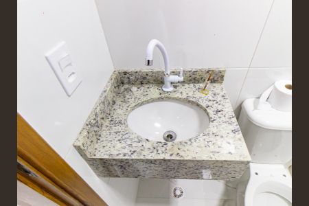 Apartamento à venda com 60m², 2 quartos e sem vaga Apartamento à venda com 60m², 2 quartos e sem vagaBanheiro