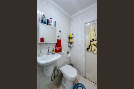 Casa à venda com 240m², 2 quartos e 2 vagasBanheiro Social