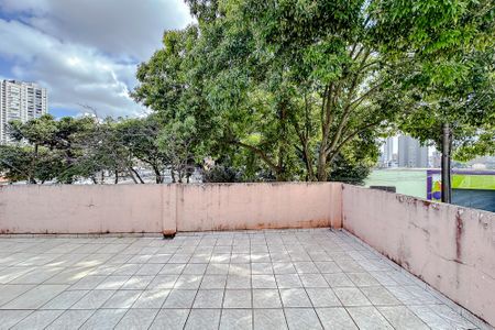 Casa à venda com 240m², 2 quartos e 2 vagasVista do Quarto 2