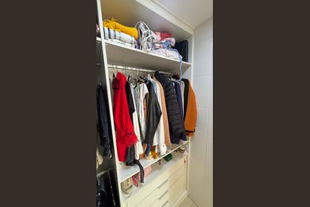 Apartamento para alugar com 50m², 2 quartos e 2 vagas Apartamento para alugar com 50m², 2 quartos e 2 vagasCloset do quarto