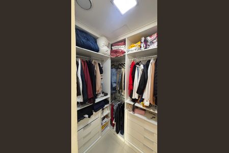 Apartamento para alugar com 50m², 2 quartos e 2 vagas Apartamento para alugar com 50m², 2 quartos e 2 vagasCloset do quarto