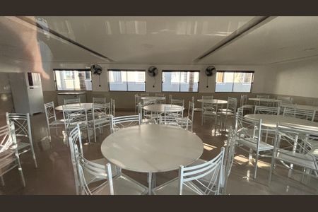 Apartamento para alugar com 50m², 2 quartos e 2 vagas Apartamento para alugar com 50m², 2 quartos e 2 vagasÁrea comum - Salão de festas