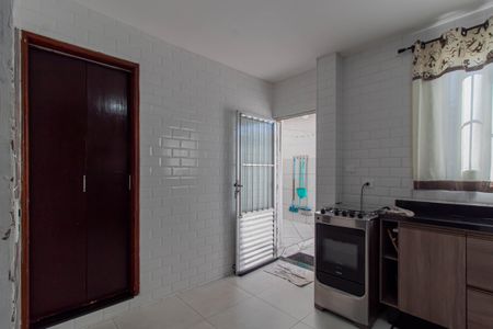 Casa à venda com 155m², 5 quartos e 2 vagas Casa à venda com 155m², 5 quartos e 2 vagasCozinha
