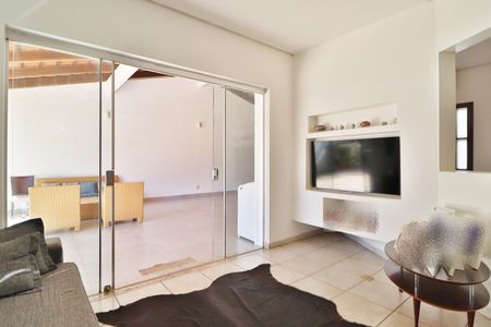 Casa para alugar com 350m², 4 quartos e 4 vagasSala