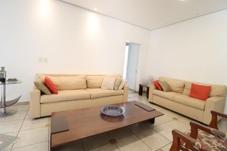 Casa para alugar com 350m², 4 quartos e 4 vagasSala