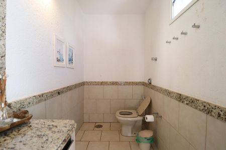 Casa para alugar com 350m², 4 quartos e 4 vagasBanheiro da Piscina