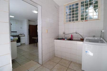 Casa para alugar com 350m², 4 quartos e 4 vagasÁrea de Serviço