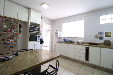 Casa para alugar com 350m², 4 quartos e 4 vagasCozinha