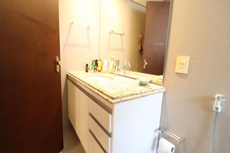 Casa para alugar com 350m², 4 quartos e 4 vagasBanheiro Suíte 2