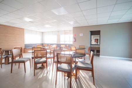 Apartamento à venda com 56m², 2 quartos e 1 vaga Apartamento à venda com 56m², 2 quartos e 1 vagaÁrea comum - Salão de festas