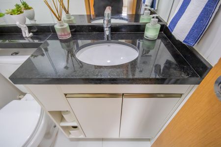 Apartamento à venda com 56m², 2 quartos e 1 vaga Apartamento à venda com 56m², 2 quartos e 1 vagaBanheiro 2