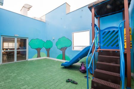 Apartamento à venda com 56m², 2 quartos e 1 vaga Apartamento à venda com 56m², 2 quartos e 1 vagaÁrea comum - Playground