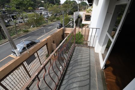 Casa para alugar com 170m², 3 quartos e 4 vagasSala - Sacada