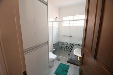 Casa para alugar com 170m², 3 quartos e 4 vagasBanheiro 2