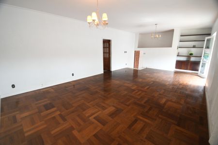 Casa para alugar com 170m², 3 quartos e 4 vagasSala