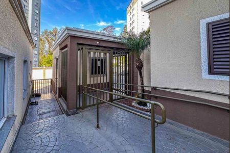 Apartamento à venda com 48m², 2 quartos e 1 vagaFachada e portaria