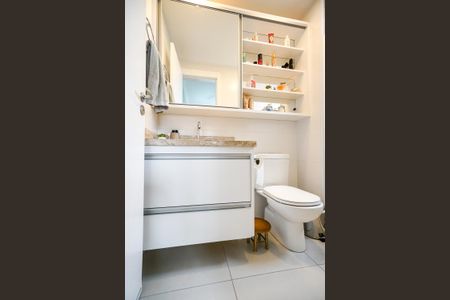 Apartamento à venda com 67m², 2 quartos e 1 vagaBanheiro da suíte