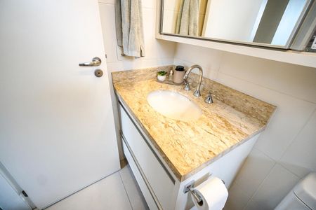 Apartamento à venda com 67m², 2 quartos e 1 vagaBanheiro da suíte