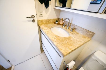 Apartamento à venda com 67m², 2 quartos e 1 vagaBanheiro Social