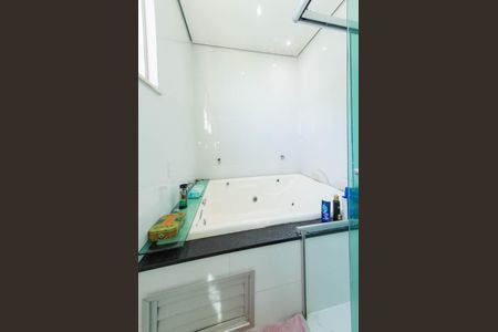 Casa para alugar com 600m², 5 quartos e 4 vagasBanheiro suíte 2