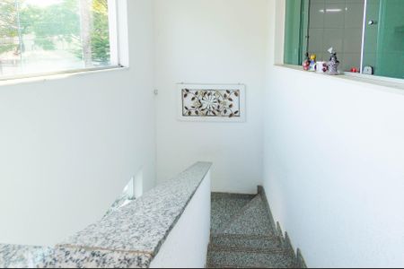 Casa para alugar com 600m², 5 quartos e 4 vagasEscada