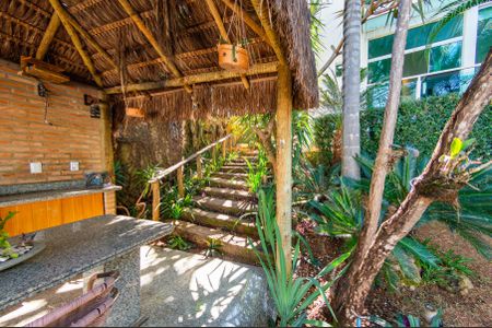 Casa para alugar com 600m², 5 quartos e 4 vagasÁrea externa