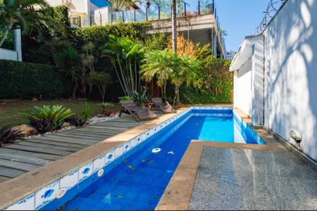 Casa para alugar com 600m², 5 quartos e 4 vagasÁrea externa